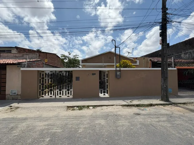 CASA para alugar na cidade de FORTALEZA-CE