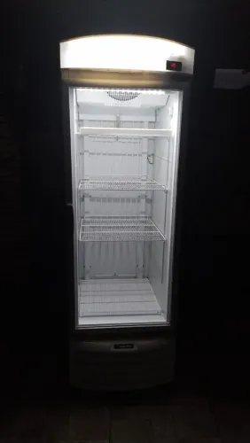 Vendo freezer expositor 220 v