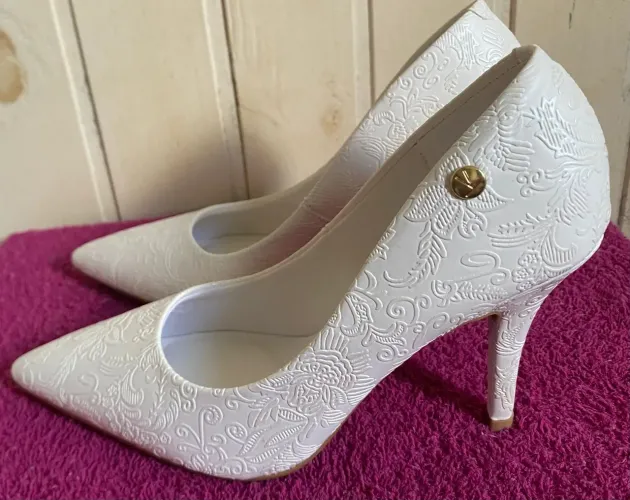 Vende se sapato Scarpin vizzano Noiva