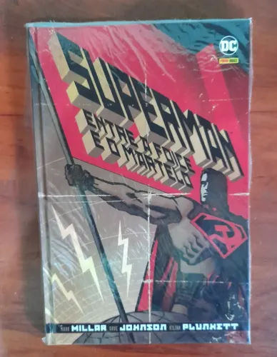 Superman: entre a foice e o martelo