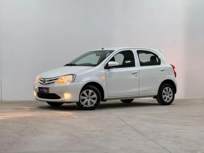 Toyota Etios X 1.3 Flex 16V 5P Mec. 2015