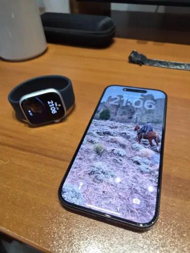 Kit Apple iPhone 15 Pro 128GB + Apple Watch Series 9 41mm