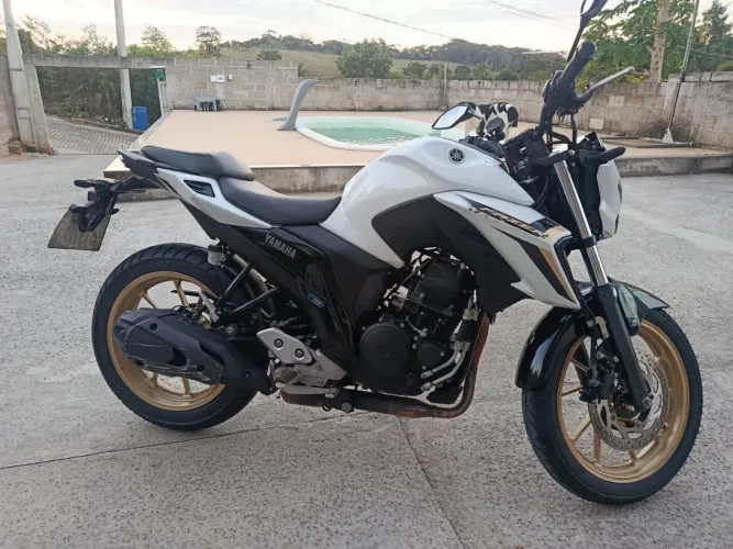 Vendo ou troco por moto de menor valor