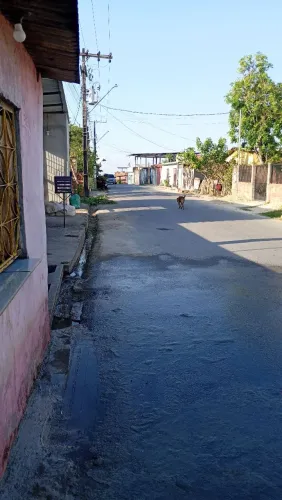 VENDO OU TROCA POR OUTRA CASA VALOR 80 MIL