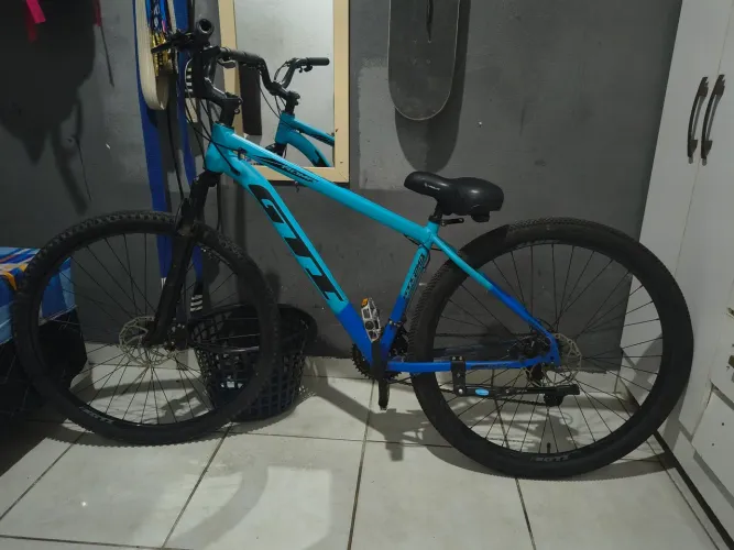 Bike GT Roma Aro [29] - Freio a Disco, Suspensão Dianteira - Semi-nova!