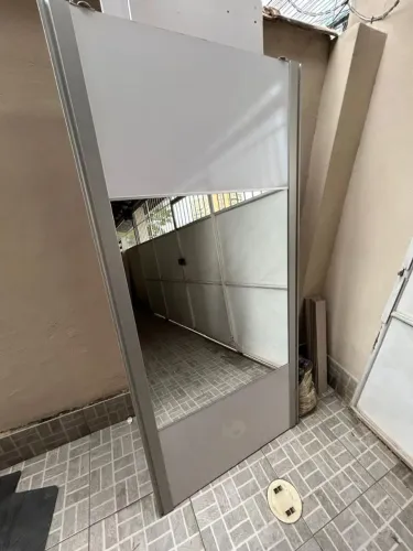 Porta de guarda roupa com Espelho 77cm x 94cm