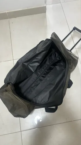Vendo ótima bolsa de viagem com rodinhas