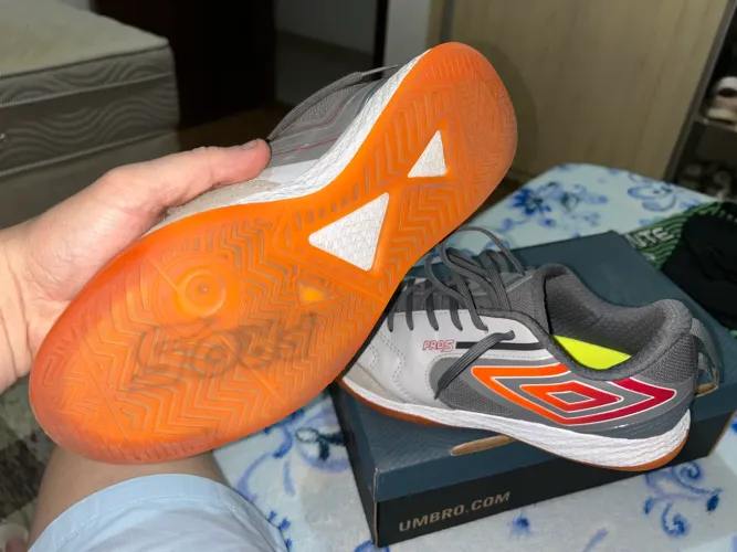 Chuteira Umbro