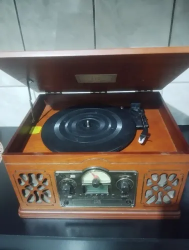 Rádio vitrola toca disco DEFEITO