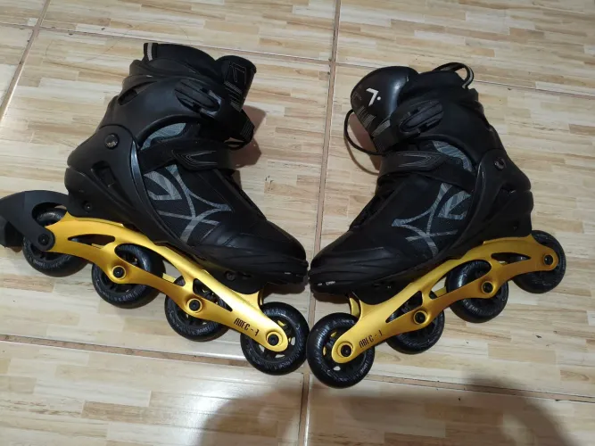 Patins Abec 7 base em alumínio 