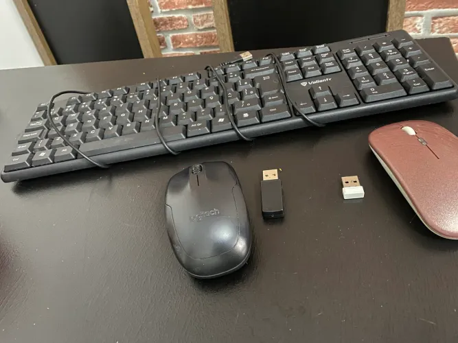 Teclado + 2 mouse Bluetooth