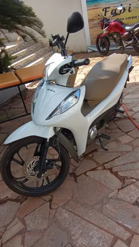 Biz 125 com apenas 10 mil rodados