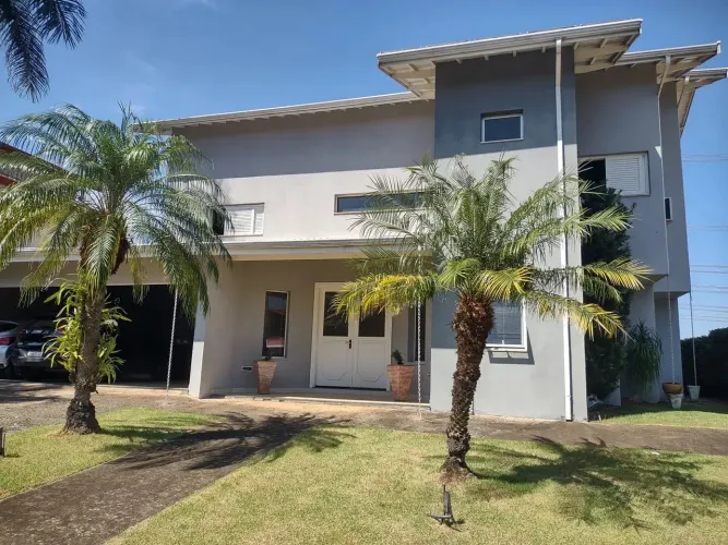Sobrado para venda possui 250 metros quadrados com 4 quartos em Tijuco das Telhas - Campin