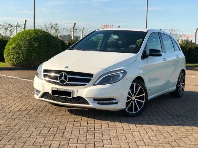 Mercedes-Benz Classe B 200 CGI 1.6 TB Sport 156cv AUT 2013