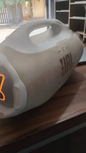 Caixa de Som Boombox 4 branca disponivel (leia a descrição)