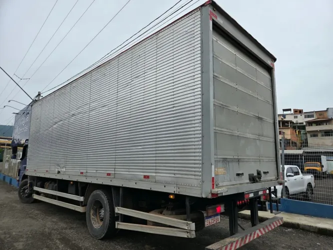 Vendo Bau para Caminhao 8,5 Metros