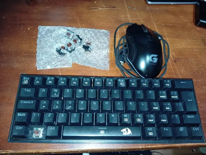Kit com Defeito Teclado Mecânico Redragon Fizz K617 + Mouse Fortrek Pro M3