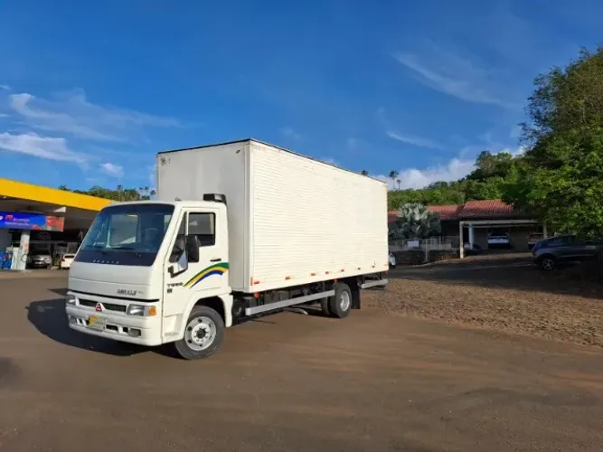 Caminhao Agrale 7000 DX com bau de aluminio, ano 1997