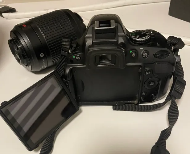 Nikon D5100 - Lente 55-200 -NOVÍSSIMA APENAS 3045 CLICKS!!!