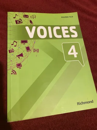 Livro Voices 4 - Rogério Tilio (Seminovo)