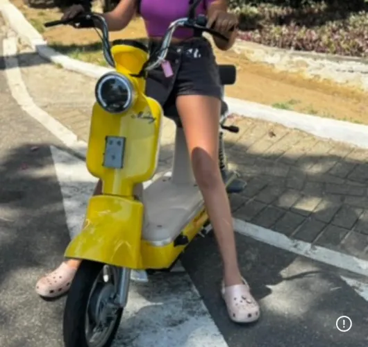 Bicicleta Elétrica Amarela Super Estilosa EM PERFEITO ESTADO- R$ 3.000