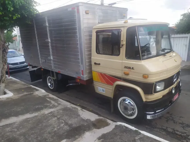 Caminhão 708 Impecável