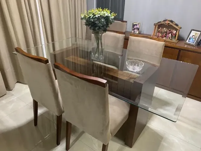 Mesa de jantar 8 lugares , sem cadeiras