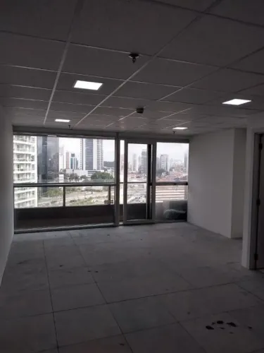 Sala/Conjunto para Venda/Locação por R$ 636.000,00 (Venda) ou R$ 4.000,00/mês (Locação) - 
