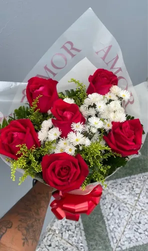Buquê de flores/ rosas vermelhas / presentes românticos