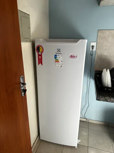 Geladeira electrolux 213 litros