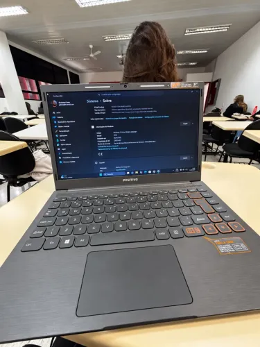Notebook Positivo Vision C14 Intel Celeron 4GB RAM 128GB eMMC 14" HD Windows 11