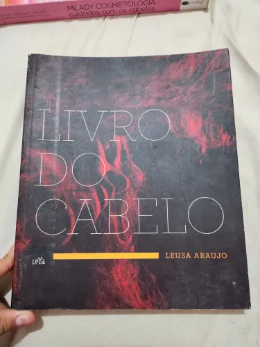 Livros de cabelo/cabeleireiro 