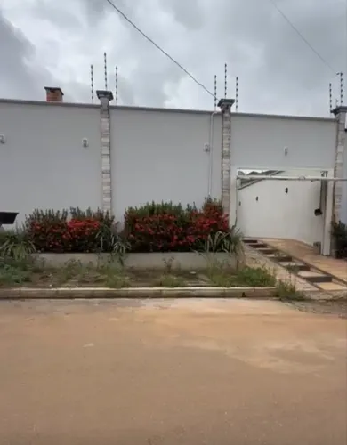 Alugo ou vendo casa com piscina