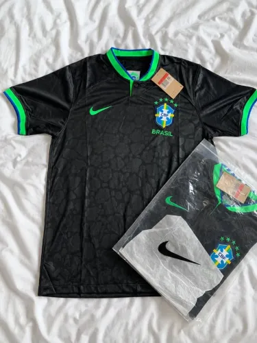 Camisa do Brasil preta ?