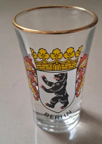 Copinho de Shot de Berlim - Com Símbolo da Cidade e Inscrição "Berlin"
