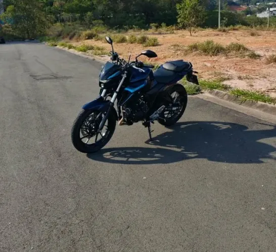 Yamaha FZ25 Connected