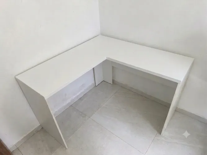 Mesa para escritório em L em MDF