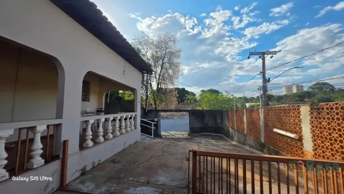 Casa Residencial e Comercial à Venda no Bairro Araés, Cuiabá - Fica a 300metros da Av. Mat