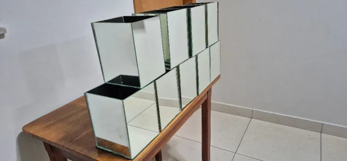 Vaso espelhado retangular 15 cm x 15 cm  x 20 cm (C x L x A)