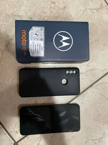 VENDO CELULAR MOTO E20