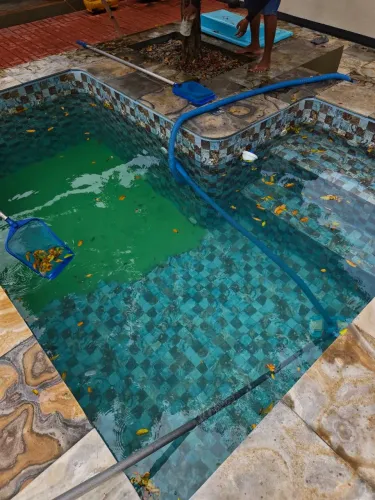 Limpeza de piscinas