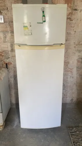 Vende-se geladeira