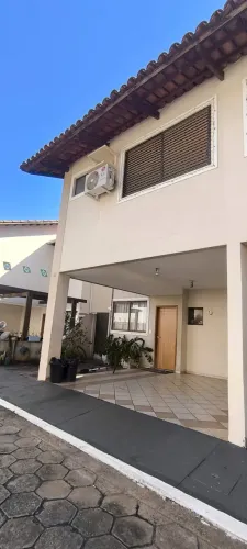 Casa condomínio fechado próximo Flamboyant, 3 quartos - Village do Bosque