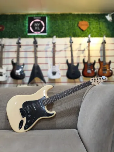 Guitarra Stratocaster Rockwave RW50 (NOVA!)