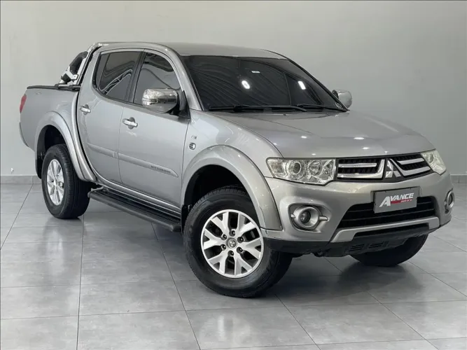 Mitsubishi L200 Triton HLS 2.4 Flex 16V CD Mec. 2016
