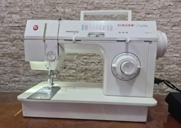 Máquina de costura singer facilita 2868c 
