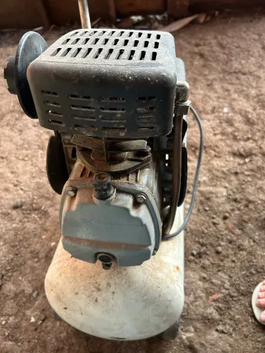 Motocompressor de Ar Schulz CSI 8,5/25 (da linha Pratic Air ou Air Plus).