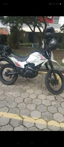 Vendo uma Shineray 150 XY, sem multa, revisada