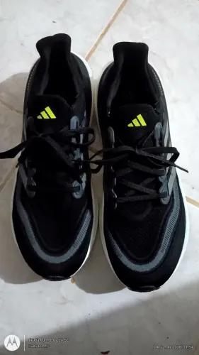Tênis Adidas