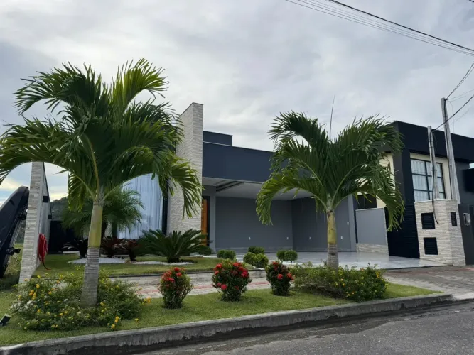 Casarão à venda em Itaipuaçu. Condomínio